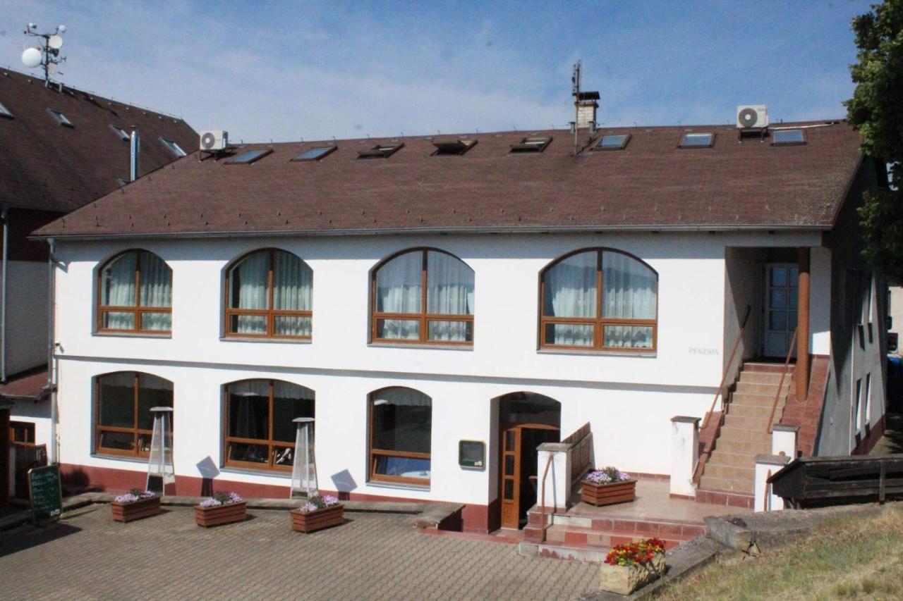 Restaurace A Penzion U Svate Barbory Ústí nad Labem Екстериор снимка